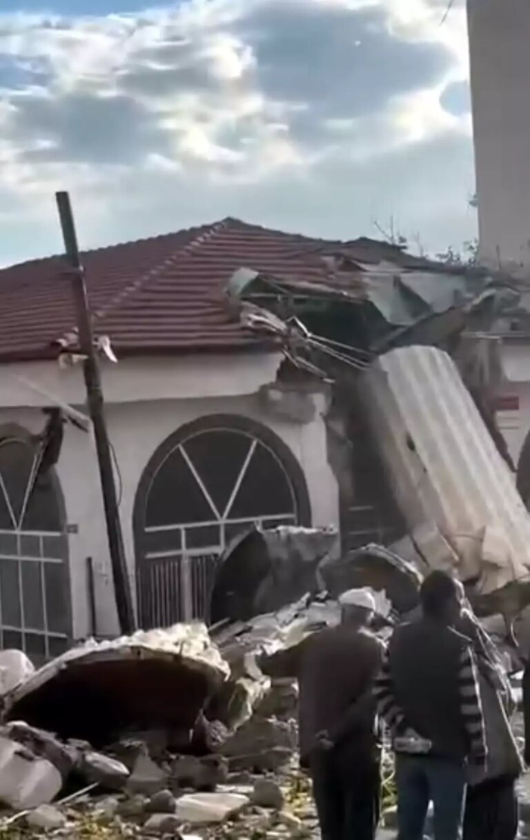 ankarada minare devrildi uThCBCJg.jpg