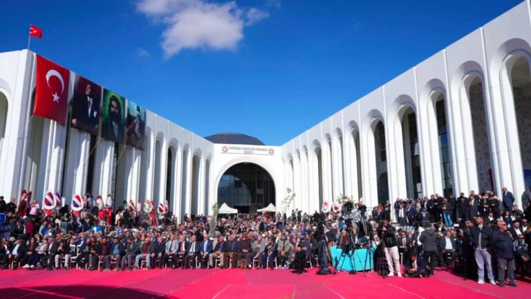 bahcelinin alevi acilimi akpde nasil karsilandi y3WRtLZ9.jpg