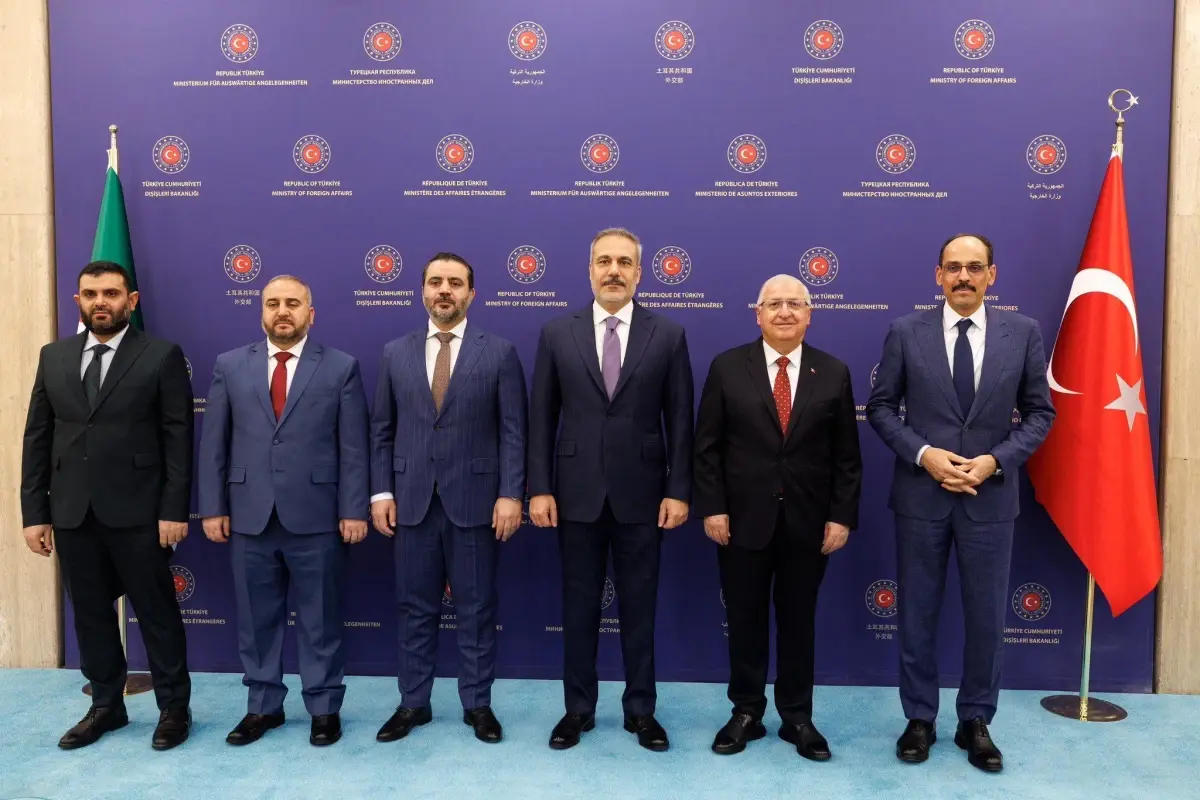 turk ve suriyeli yetkililer suriyenin toprak butunlugu icin bir araya geldi THhLx3pZ.jpg