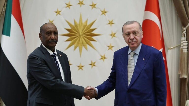 cumhurbaskani-erdogan-sudan-egemenlik-konseyi-baskanini-kabul-etti-uJ9ixTNK.jpg