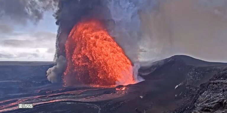 goruntuler-hawaiiden-yanardag-yeniden-lav-puskurttu-DTbWskMP.jpg