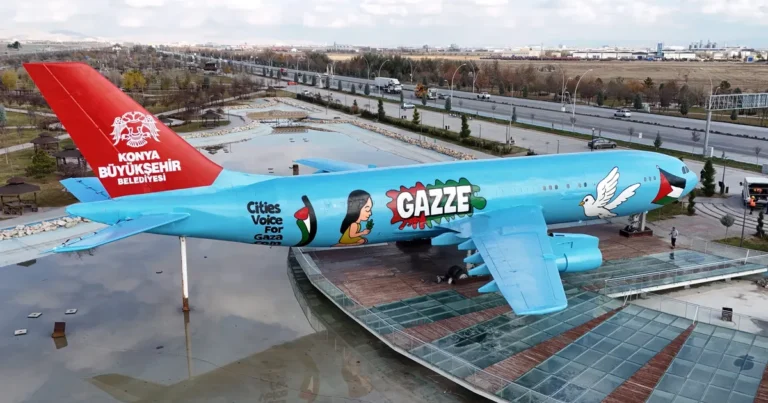 konyaya-gelenler-gazze-mesajiyla-karsilaniyor-LMjK28Pm.webp