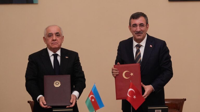 turkiye-ile-azerbaycan-arasinda-12-donem-kek-protokolu-imzalandi-8bUAtlX5.jpg