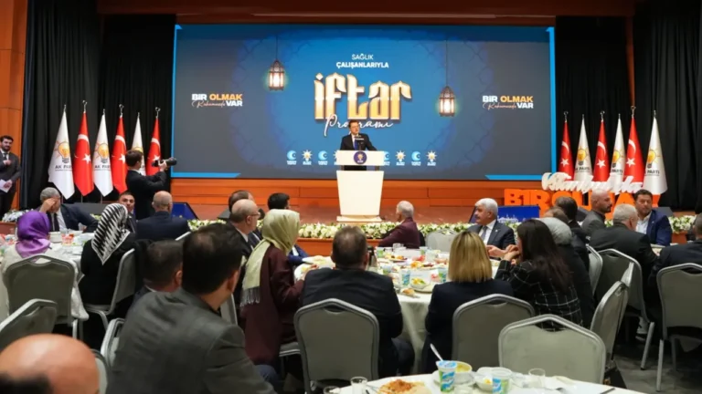 ak-parti-genel-merkez-saglik-politikalari-baskanligindan-saglik-calisanlarina-iftar-programi-R42ubve8.webp