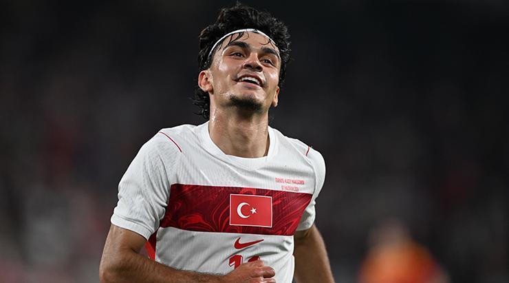 Galatasarayin hedefindeydi can uzun icin yeni talip roma 9kk7KTta