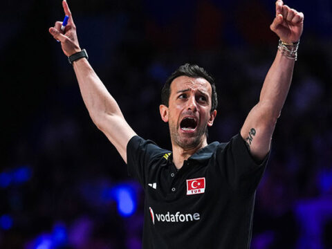 Turk kadin voleybolu santarelli ile ucusa gecti xXfdC624